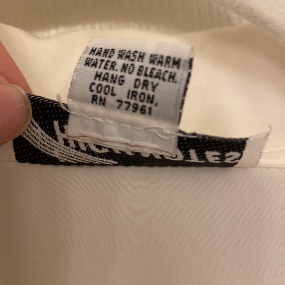 High notes New York Cream Button Down Blouse - Picture 4 of 8